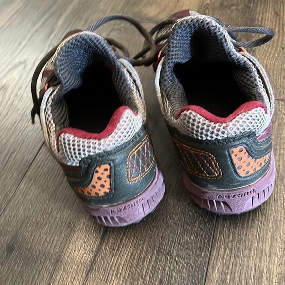 New Balance shoes - Picture 3 of 4